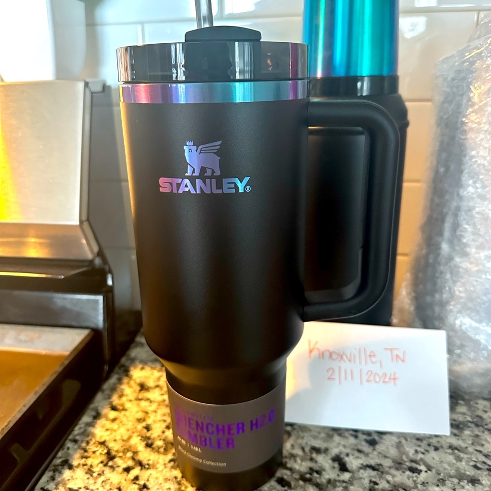 40 oz Black Chroma Stanley *Rare* NWT